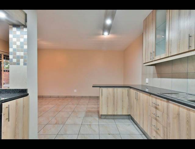 1 BEDROOM APARTMENT FOR SALE IN NEW REDRUTH